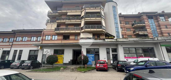 4 LOCALI A CARMAGNOLA