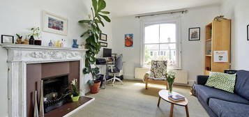 Flat for sale in Cambridge Gardens, London W10