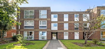 Flat for sale in Longlands Road, Sidcup DA15