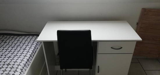 Studio meublée  à louer, 1 pièce, 9 m², Étage 1/–