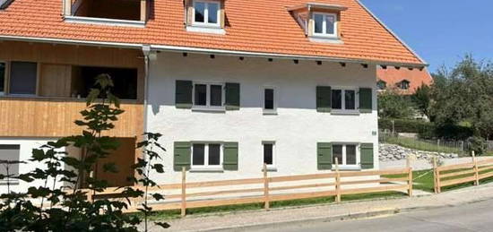 Wohnen am Riegsee: Renoviertes Bauernhaus mit kleinem Garten