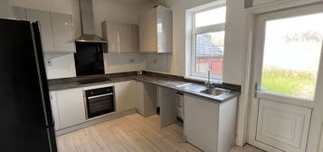 2 bed terraced house to rent