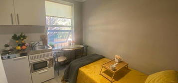 1 bedroom house share