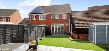 3 bed semi-detached house for sale