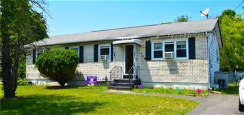 1709 Spur Dr N, Central Islip, NY 11722