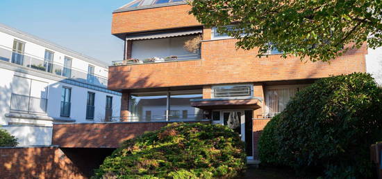 KR-Nahe Stadtwald! Lichtdurchflutete 2 Zimmer Wohnung mit Balkon und frisch saniertem Badezimmer!