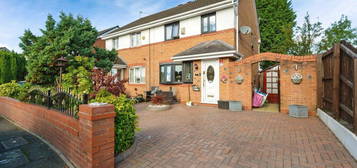 3 bed semi-detached house for sale