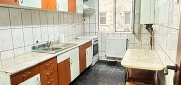 TRAIAN ZONA DALIA apartament 3 camere etaj2, mobilat decent!