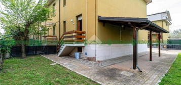 Villa a schiera Castelfranco Emilia