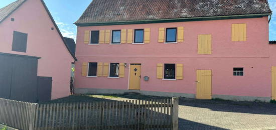 Günstiges 6-Raum-Farmhaus in Rohr