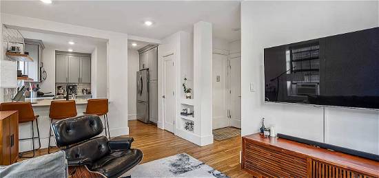 68-20 Burns St #A1, Forest Hills, NY 11375