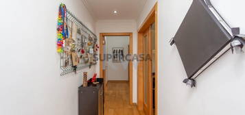 Apartamento T1 em Belas