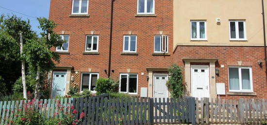 4 bedroom terraced house