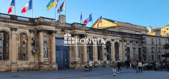 À vendre : Appartement à rénover - Centre historique de Bordeaux - Hôtel de ville