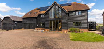 6 bedroom detached house for sale