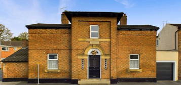 4 bedroom link detached house for sale