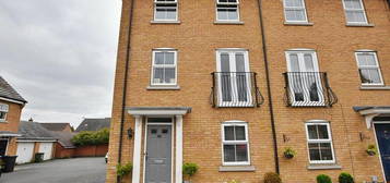 4 bedroom terraced house