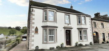 5 bedroom link detached house for sale