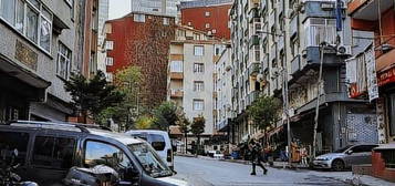 TRUMP TOWER ALT CADDESİ M.KÖY MERKEZE YÜRÜME MESAFESİ 10 DK