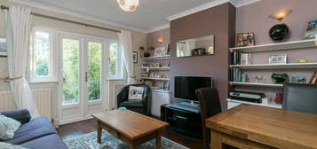 2 bedroom maisonette