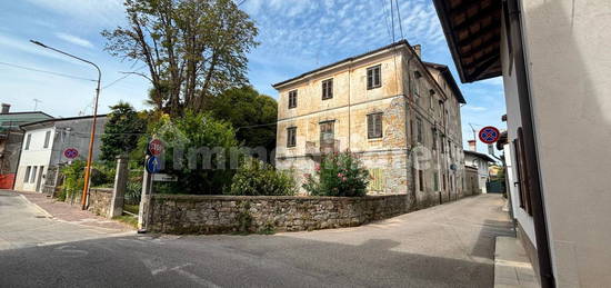 Villa unifamiliare via Udine, Centro, Cormons