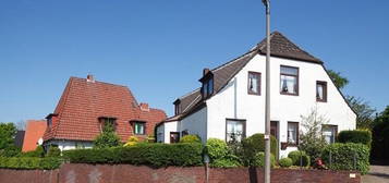 2-Familienhaus, Garage und Carport