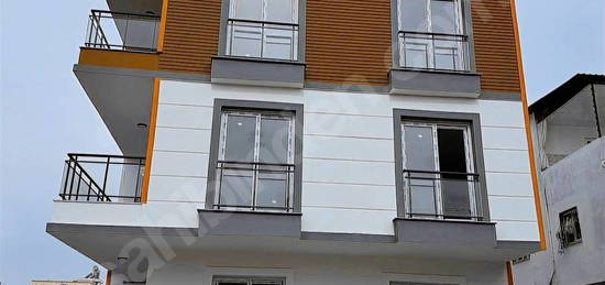 HEDEF EMLAKTAN İSTİKLALDE SIFIR KAPALI MUTFAK 3+1 LÜKS DAİRE