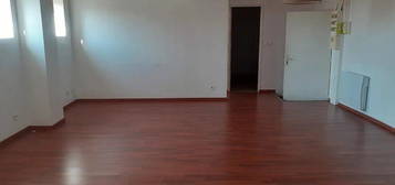 Appartement  à louer, 3 pièces, 2 chambres, 55 m²