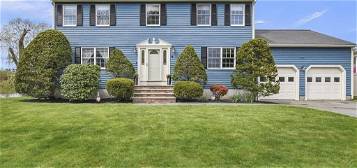 11 Meadow Rd, Beverly, MA 01915