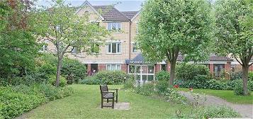 Flat for sale in Turners Hill, Cheshunt EN8