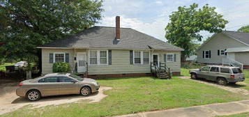 465 Pine St, Winnsboro, SC 29180