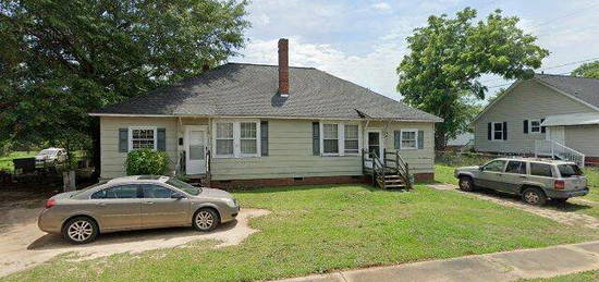 465 Pine St, Winnsboro, SC 29180