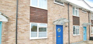 Flat to rent in The Vineyards, Great Baddow, Chelmsford, Essex CM2