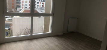 Studio meublé  à louer, 1 pièce, 21 m², Étage 2/4