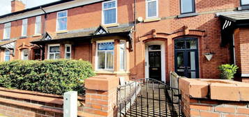 Flat to rent in Bury New Road, Whitefield M45