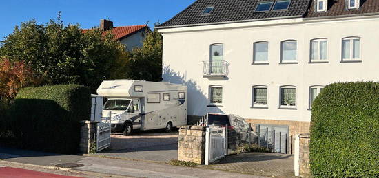 Charmante kernsanierte Altbauwohnung mit fantastischem Ausblick!