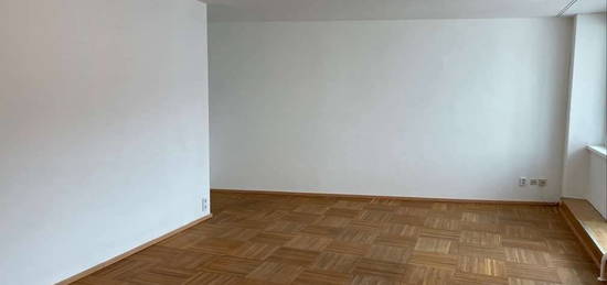 Sonnige 73m² Wohnung mit Loggia nahe Bahnhof