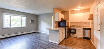 Lynwood Apartments, Englewood, CO 80110