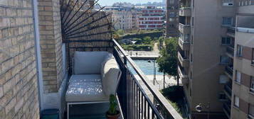 Appartement vue sur canal avec balcon filant - exposition plein sud