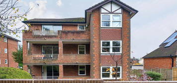 Flat for sale in Waterslade, Elm Road, Redhill, Surrey RH1