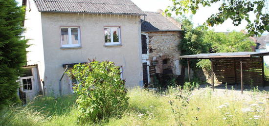 Idyllische Lage, Haus mit schönem Grundstück