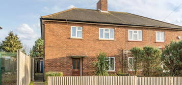 3 bed semi-detached house for sale