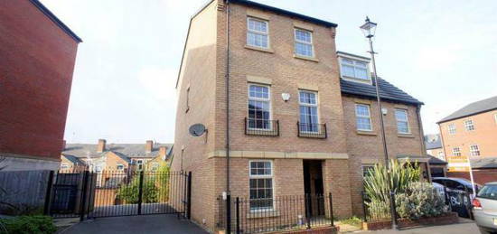 4 bedroom semi-detached house