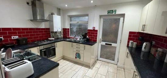 6 bedroom terraced house