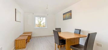 Flat to rent in Cline Road, London N11