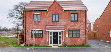 4 bed detached house to rent