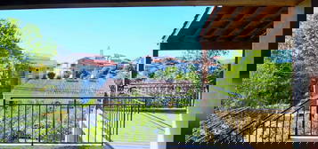 Maison 4 chbres en coeur de village