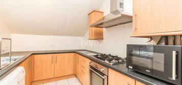 5 bedroom maisonette