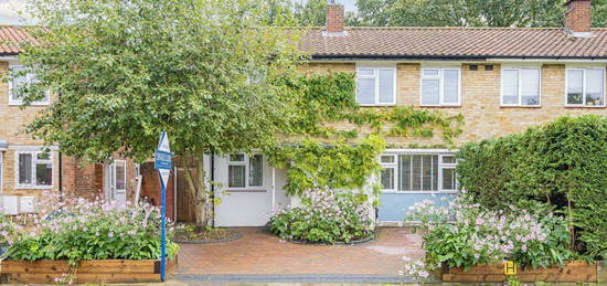 Property for sale in Glebe Way, Hanworth, Feltham TW13