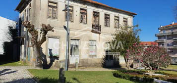 Vende-se Terreno e Moradia para Construção ou Restauro